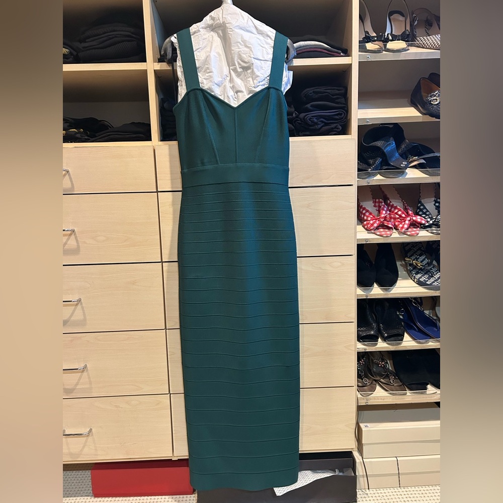 Elegant Green Sleeveless Dress